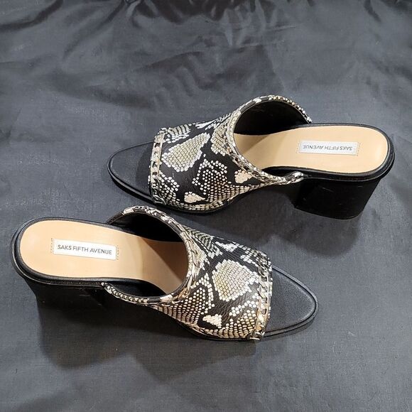 BRAND NEW SAKS FIFTH AVENUE COLLECTION LEATHER SANDALS - Picture 4 of 14